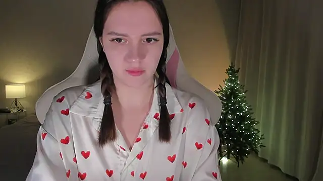 Sonia moon  online show from January 6, 2025, 2:04 am