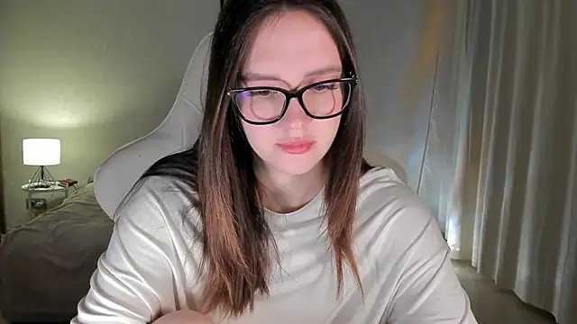 Sonia moon  online show from January 15, 2025, 1:23 am