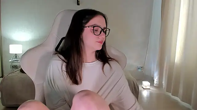 Sonia moon  online show from January 15, 2025, 4:36 am