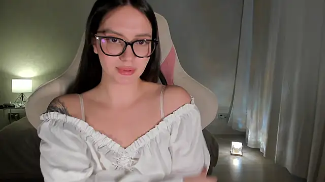 Sonia moon  online show from January 25, 2025, 4:23 am