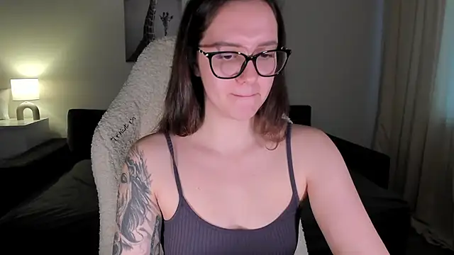 Sonia moon  online show from March 6, 2025, 5:35 am