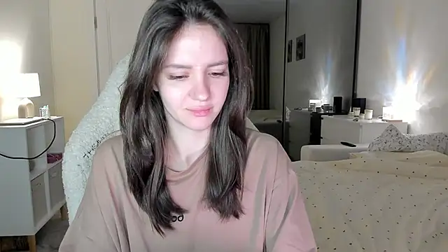 Sonia moon  online show from October 21, 2025, 2:45 am