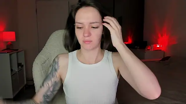 Sonia moon  online show from November 3, 2025, 3:08 am