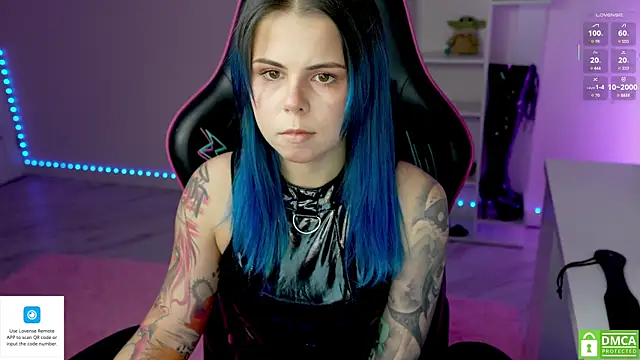 Latex Kitty online show from November 14, 2025, 1:43 pm