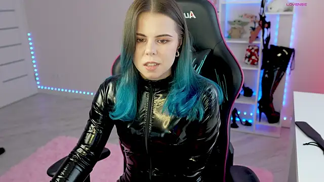 Latex Kitty online show from April 1, 2026, 1:52 pm