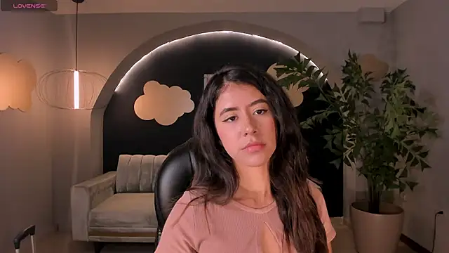 SussanElliot online show from March 5, 2025, 7:38 pm