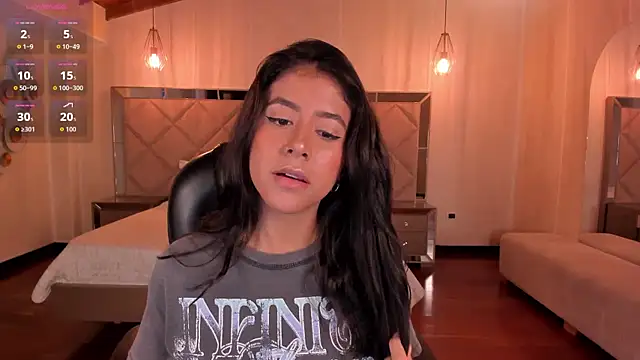 SussanElliot online show from October 5, 2025, 11:19 am