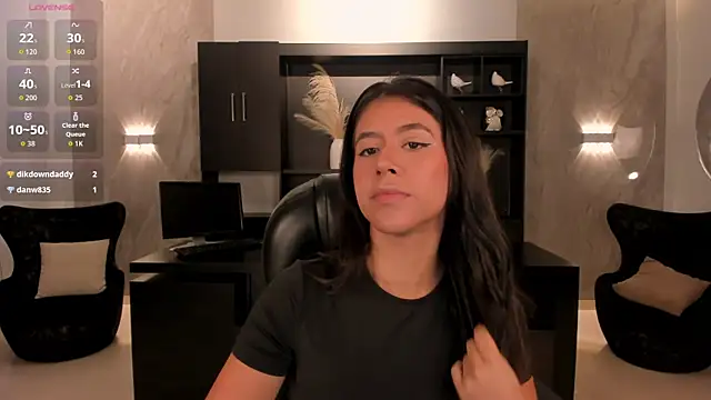 SussanElliot online show from October 6, 2025, 10:12 am