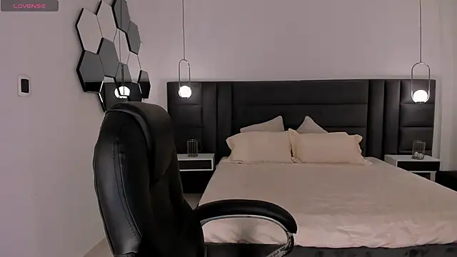 SussanElliot online show from October 22, 2025, 9:53 am