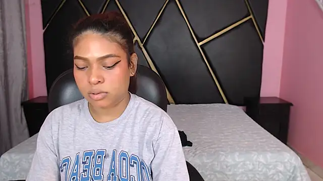 Naomi Tylers online show from January 31, 2025, 9:48 pm