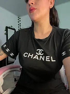 violet-333 online show from February 27, 2025, 4:53 pm