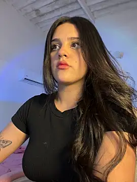 violet-333 online show from November 14, 2025, 8:07 pm