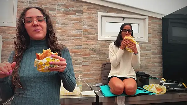 Snapshot of barfantasy chatting on February 7, 2026, 12:31 pm barfantasy online show from February 7, 2026, 12:31 pm