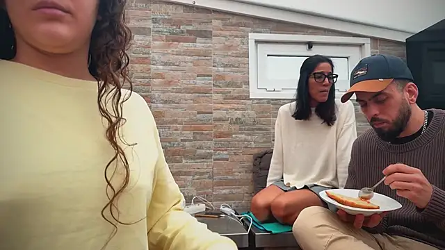 Snapshot of barfantasy chatting on February 18, 2026, 11:06 am barfantasy online show from February 18, 2026, 11:06 am