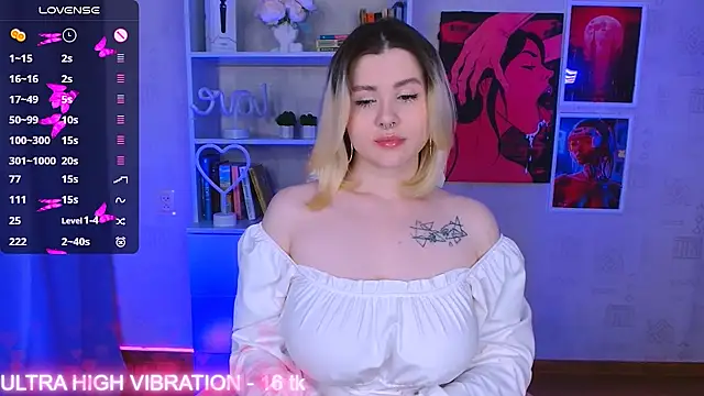 cutie mili online show from March 9, 2025, 9:35 am