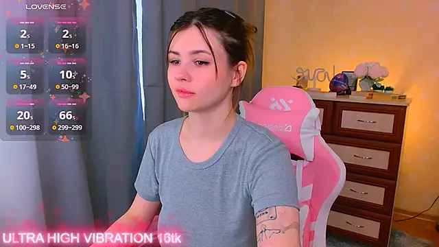 cutie mili online show from September 16, 2025, 7:42 am