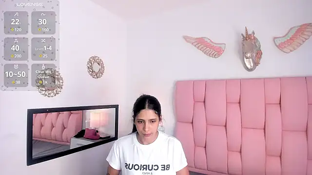 VeronikaOlsen online show from February 3, 2025, 12:47 pm