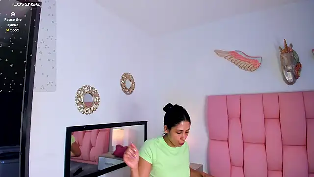 VeronikaOlsen online show from March 13, 2025, 12:35 pm