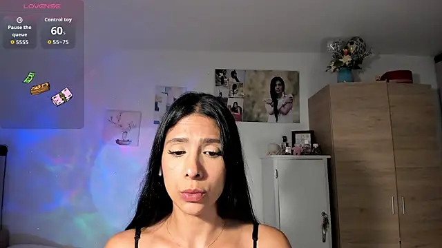 VeronikaOlsen online show from November 8, 2025, 2:34 am