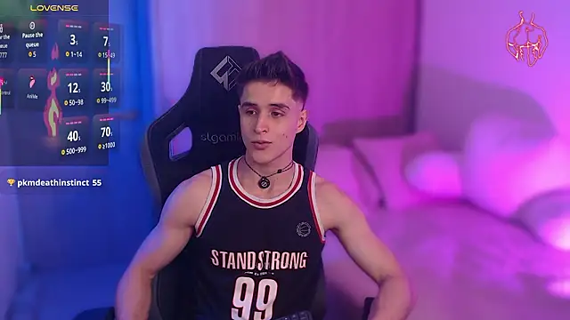 Snapshot of thomklein chatting on February 4, 2026, 7:09 pm thomklein online show from February 4, 2026, 7:09 pm