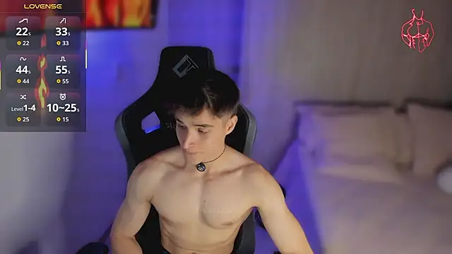 Snapshot of thomklein chatting on February 13, 2026, 7:32 pm thomklein online show from February 13, 2026, 7:32 pm