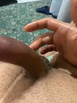 azginnn35 online show from October 7, 2025, 9:06 am