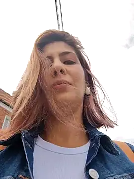 scarlett moore online show from October 17, 2025, 2:19 pm