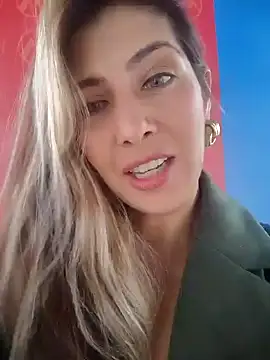 Snapshot of scarlett_moore chatting on May 4, 2026, 3:41 pm scarlett moore online show from May 4, 2026, 3:41 pm