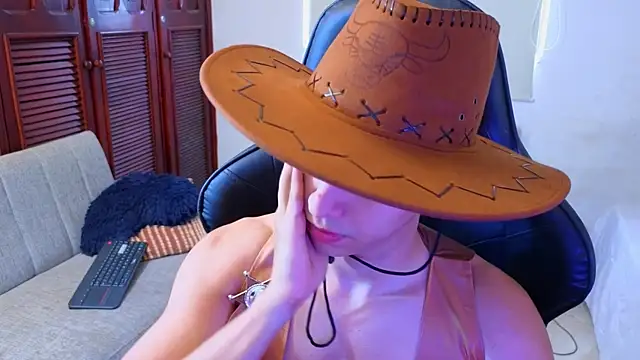 Snapshot of carl_dixon chatting on October 31, 2025, 5:03 pm carl dixon online show from October 31, 2025, 5:03 pm