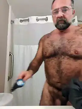 chainjulious online show from February 5, 2025, 11:44 am