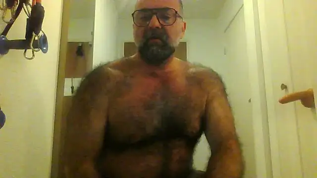 Snapshot of chainjulious chatting on February 20, 2026, 3:23 pm chainjulious online show from February 20, 2026, 3:23 pm
