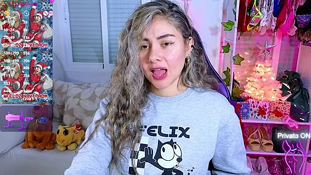 Snapshot of Tawny_cox chatting on December 4, 2024, 2:04 pm Tawny cox online show from December 4, 2024, 2:04 pm