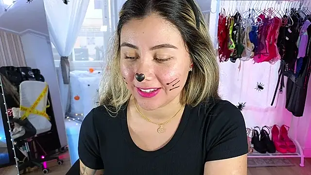 Snapshot of Tawny_cox chatting on November 1, 2025, 9:44 am Tawny cox online show from November 1, 2025, 9:44 am