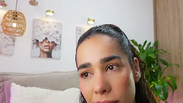 Snapshot of katie_cruz chatting on June 24, 2026, 11:09 am katie cruz online show from June 24, 2026, 11:09 am