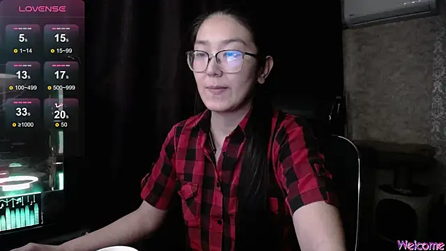 Snapshot of Brightssmiles chatting on October 20, 2025, 6:25 am Brightssmiles online show from October 20, 2025, 6:25 am