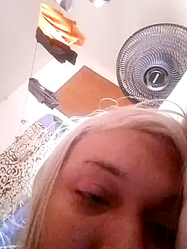 transgirl26 online show from December 18, 2025, 10:21 am