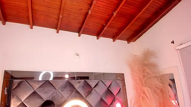 sofhiaa adaams online show from October 15, 2025, 10:10 pm