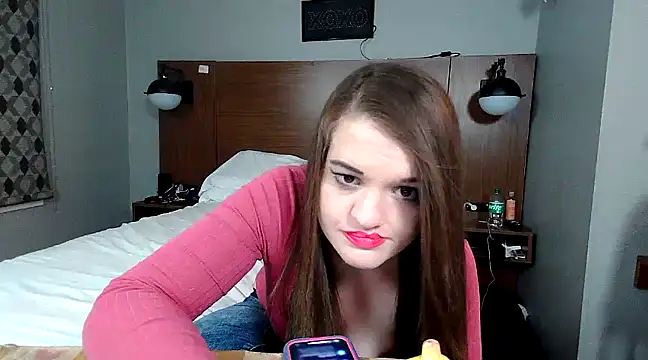 Snapshot of kittykat_1999@xh chatting on December 6, 2024, 7:10 am kittykat 1999xh online show from December 6, 2024, 7:10 am