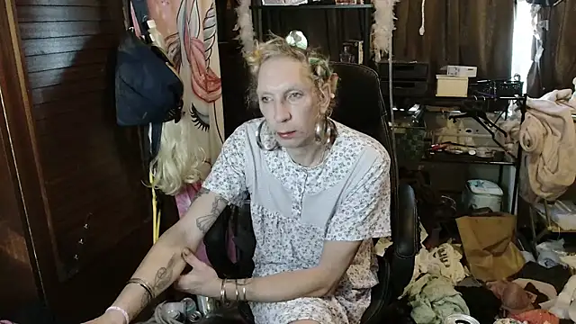 Ombeline1 online show from November 29, 2025, 8:06 am