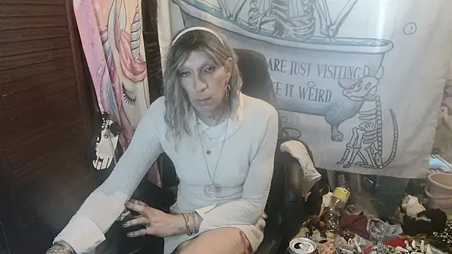 Ombeline1 online show from March 3, 2026, 4:13 pm