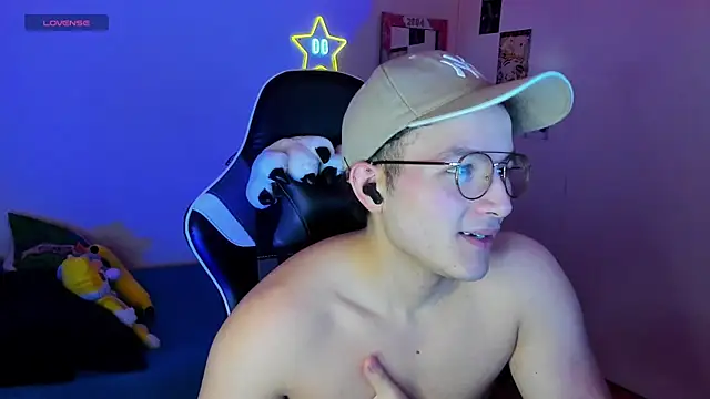 Snapshot of AustinSummerr chatting on January 20, 2025, 1:32 pm AustinSummerr online show from January 20, 2025, 1:32 pm