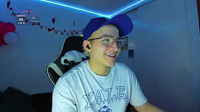 Snapshot of AustinSummerr chatting on February 18, 2025, 11:44 am AustinSummerr online show from February 18, 2025, 11:44 am