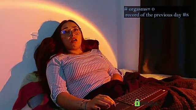 Snapshot of Hot_Candy_ chatting on October 20, 2025, 4:13 am Hot Candy online show from October 20, 2025, 4:13 am