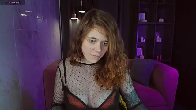 Snapshot of SophiePure chatting on December 18, 2024, 11:45 am SophiePure online show from December 18, 2024, 11:45 am