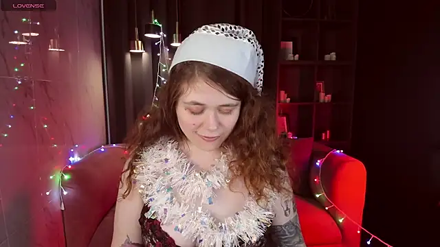 Snapshot of SophiePure chatting on December 24, 2024, 7:33 pm SophiePure online show from December 24, 2024, 7:33 pm