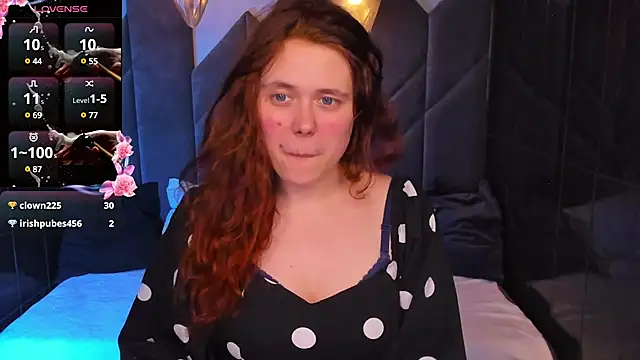 Snapshot of SophiePure chatting on February 25, 2025, 2:36 am SophiePure online show from February 25, 2025, 2:36 am