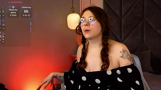 SophiePure online show from January 16, 2026, 8:35 pm