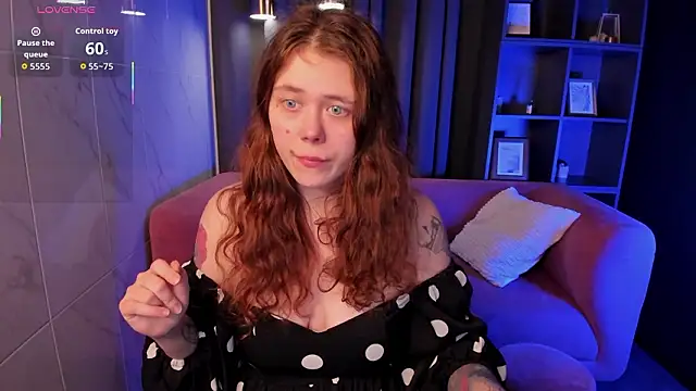 Snapshot of SophiePure chatting on February 15, 2026, 8:05 pm SophiePure online show from February 15, 2026, 8:05 pm