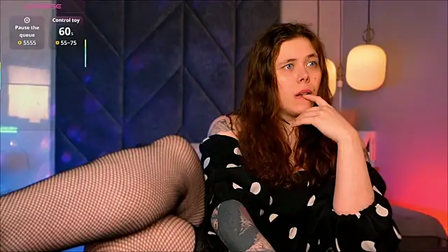 Snapshot of SophiePure chatting on February 17, 2026, 1:35 am SophiePure online show from February 17, 2026, 1:35 am