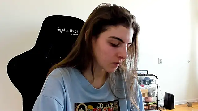 emmamurrr online show from October 11, 2025, 10:25 am